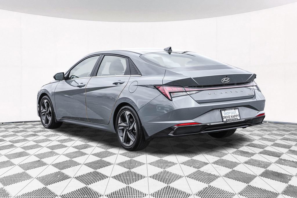 Certified 2021 Hyundai Elantra Limited w/ Cargo Package image 15