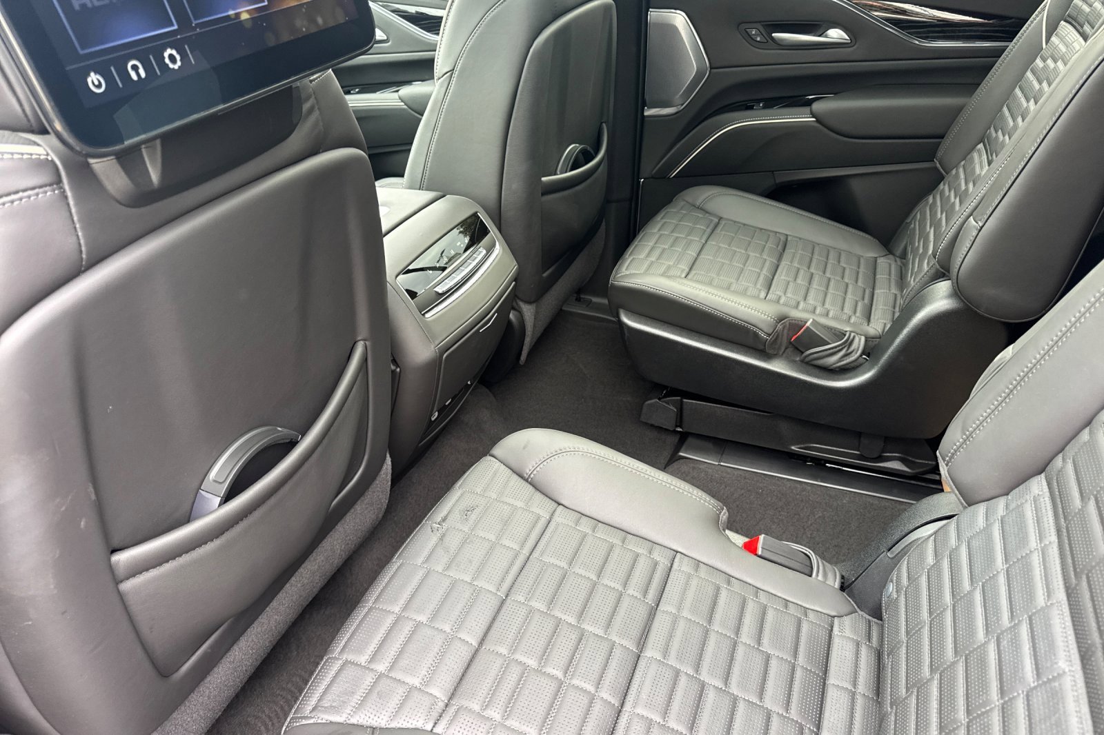 Certified 2024 Cadillac Escalade V w/ Heavy-Duty Trailer Package image 13