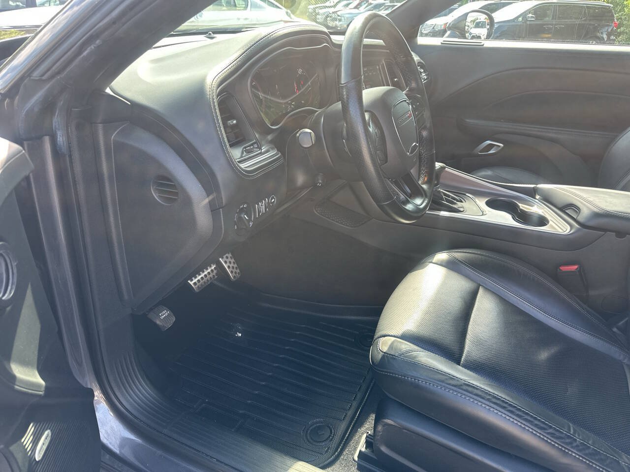 Used 2022 Dodge Challenger SXT w/ Plus Package RWD image 10