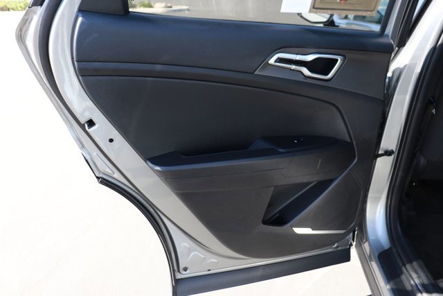 Used 2025 Kia Sportage LX FWD image 12