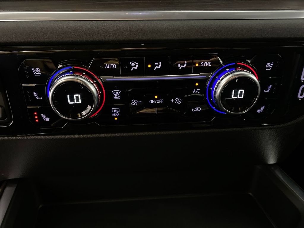 Used 2026 GMC Sierra 1500 SLT w/ SLT Premium Package AWD/4WD image 18