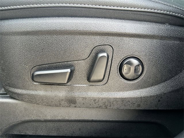 Used 2025 Kia Telluride EX w/ EX Captain's Chair Package image 30