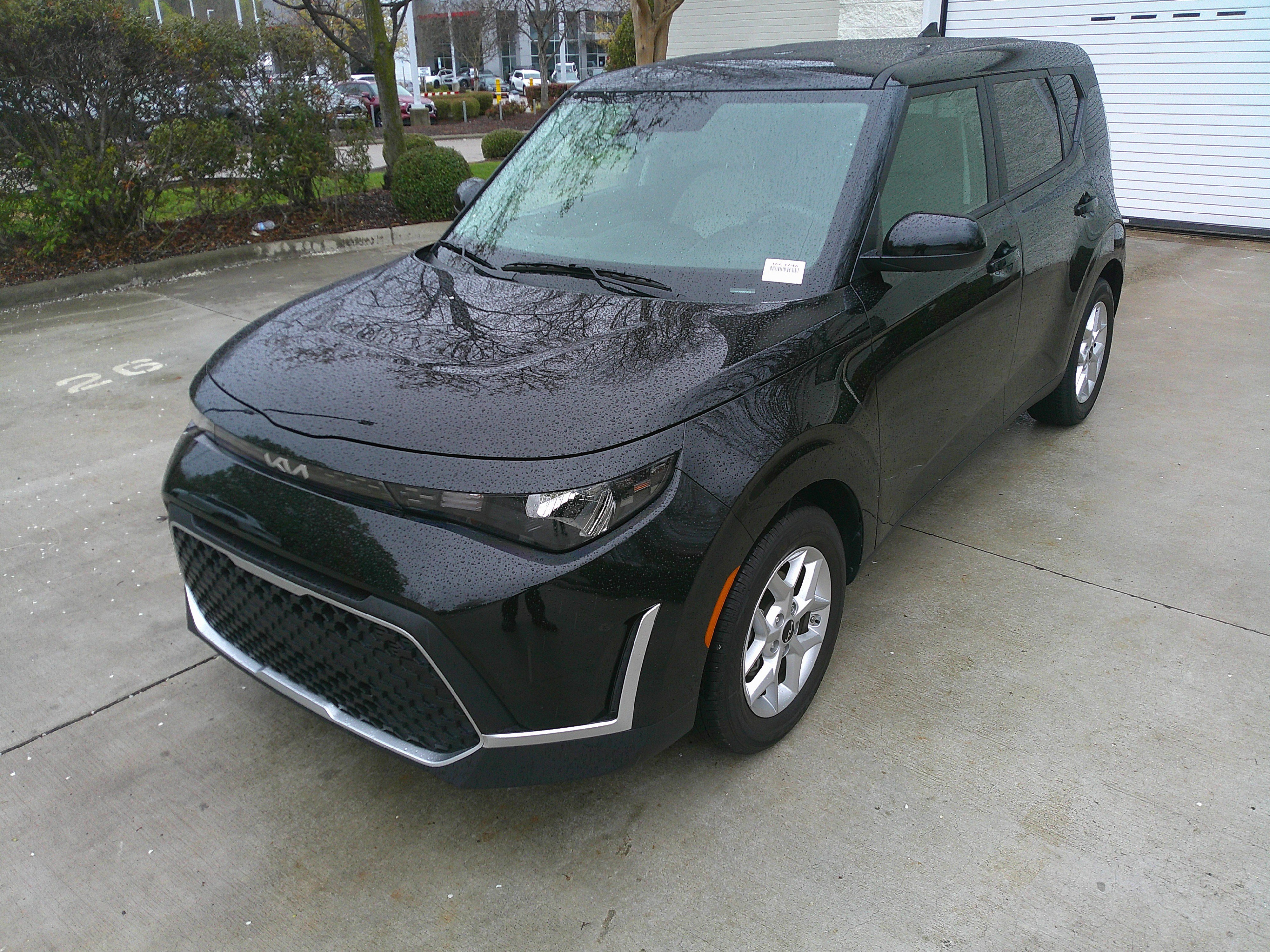 Used 2025 Kia Soul LX w/ LX Technology Package image 6