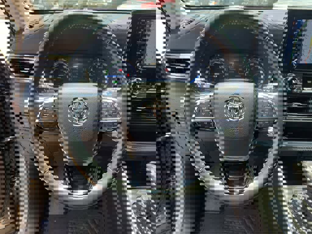 Used 2020 Toyota Highlander XLE image 23