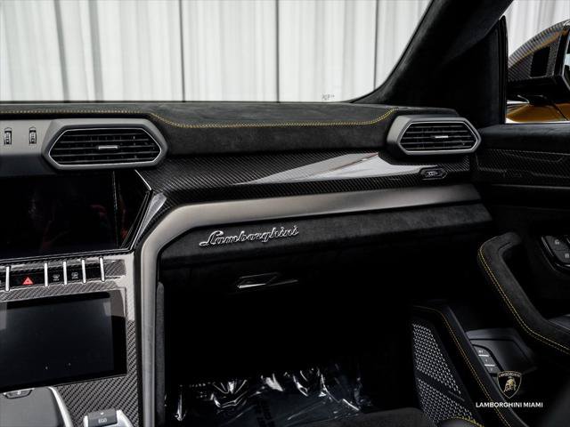 Used 2024 Lamborghini Urus Performante AWD/4WD image 43