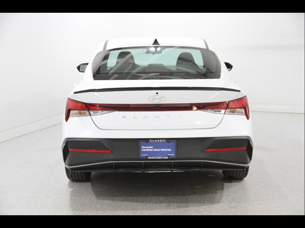 Certified 2025 Hyundai Elantra Sport FWD image 18