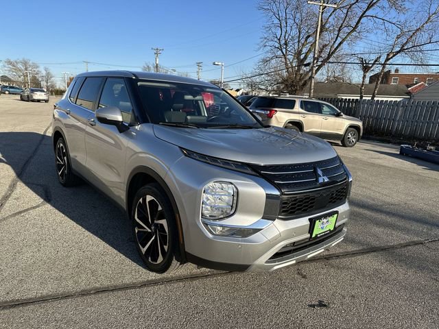 Used 2023 Mitsubishi Outlander SE image 11