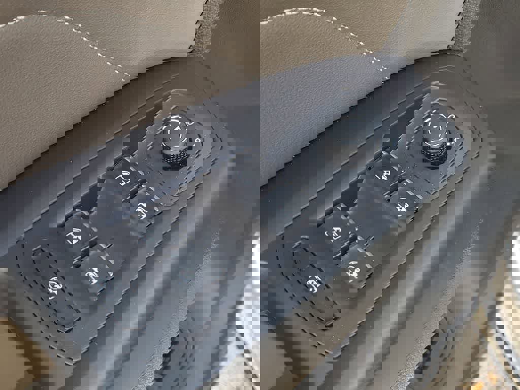 Used 2023 Volkswagen Atlas Cross Sport SE w/ Black Wheel Package image 18