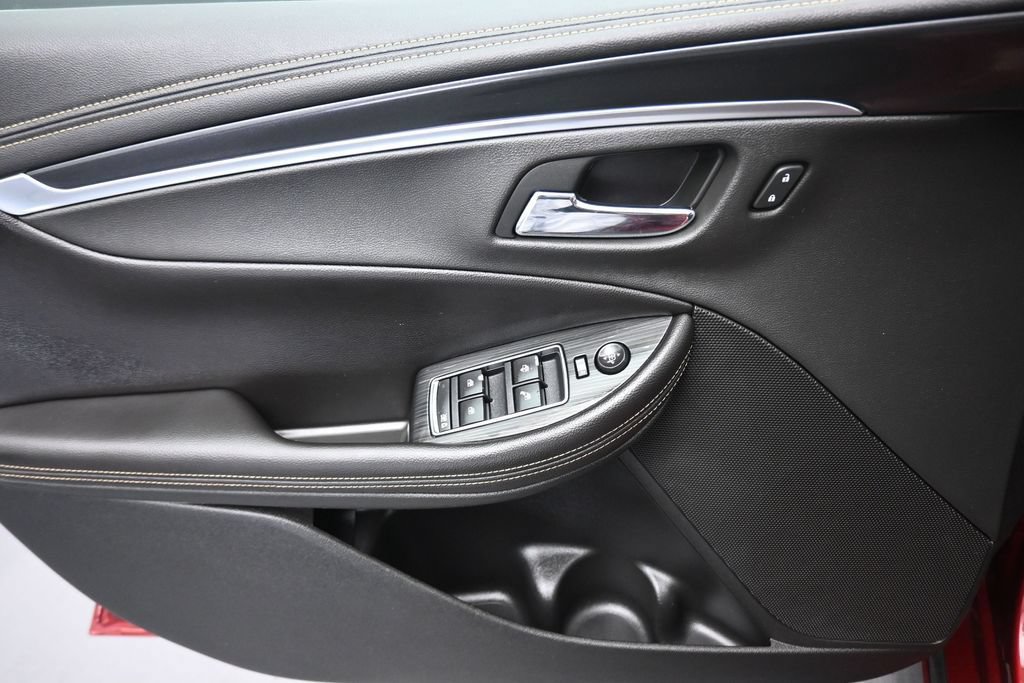 Used 2019 Chevrolet Impala LT FWD image 10