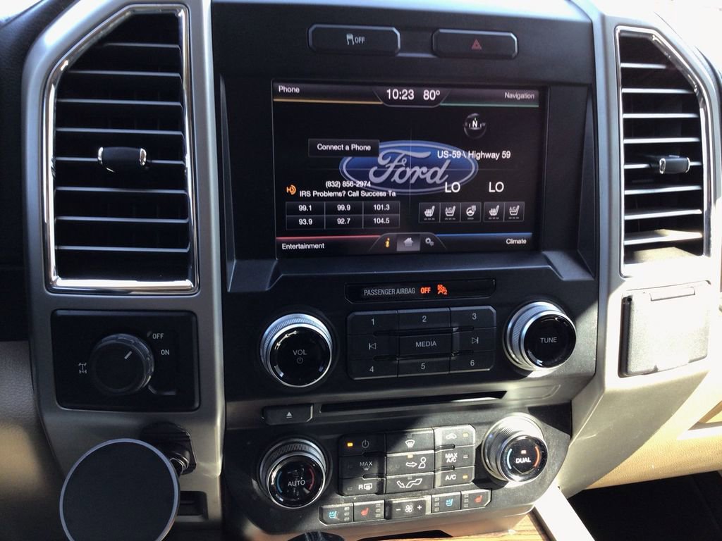 Used 2015 Ford F150 Lariat w/ Equipment Group 502A Luxury image 13