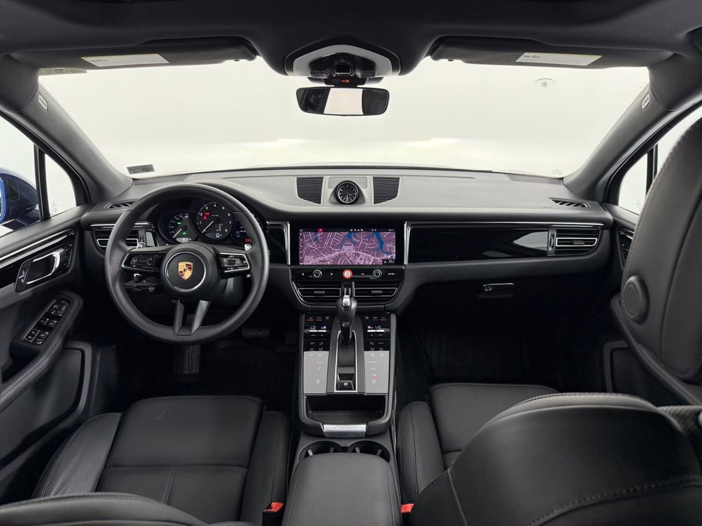 Certified 2026 Porsche Macan AWD/4WD image 13