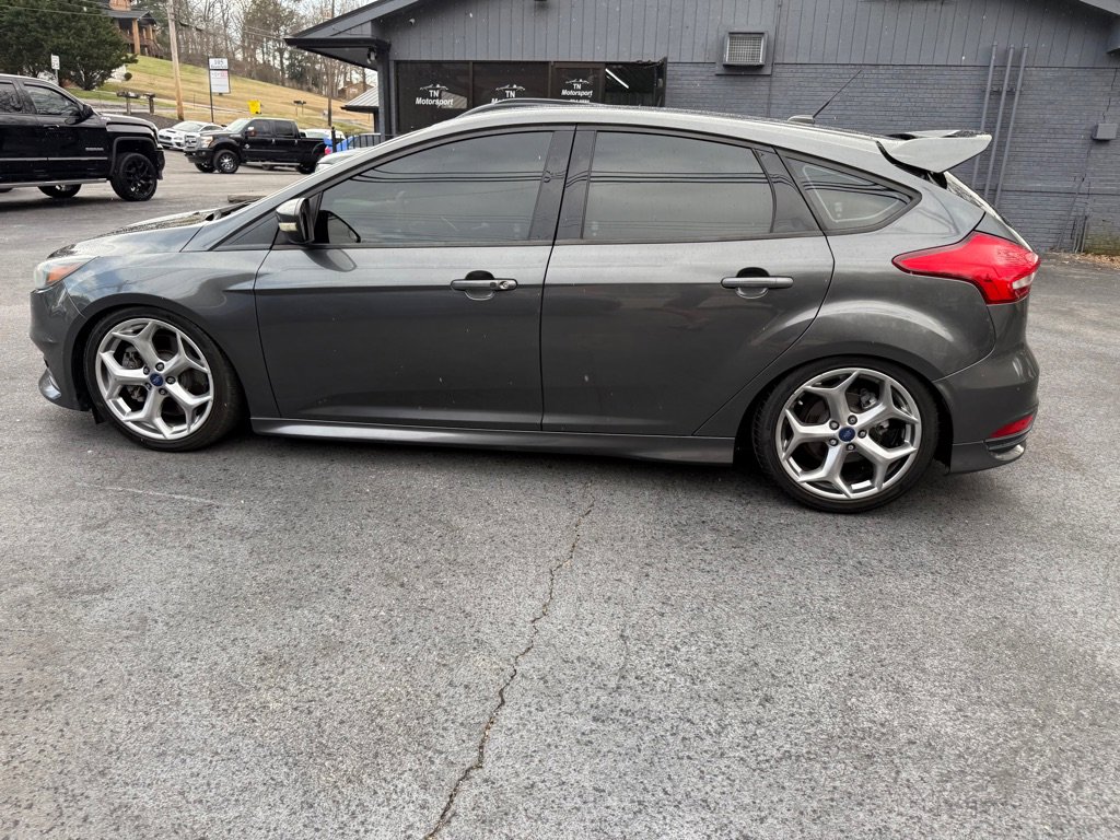 Used 2017 Ford Focus ST image 11