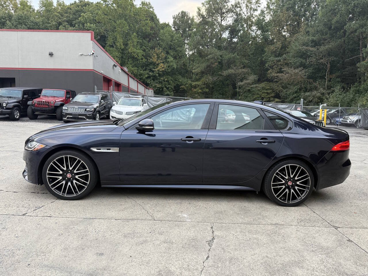 Used 2018 Jaguar XF R-Sport AWD/4WD image 9