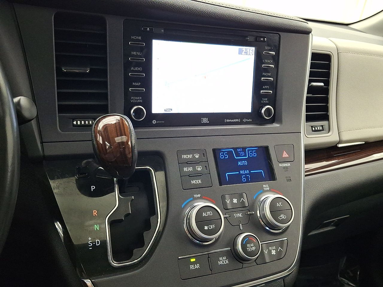 Certified 2019 Toyota Sienna Limited Premium w/ Protection Package AWD/4WD image 18
