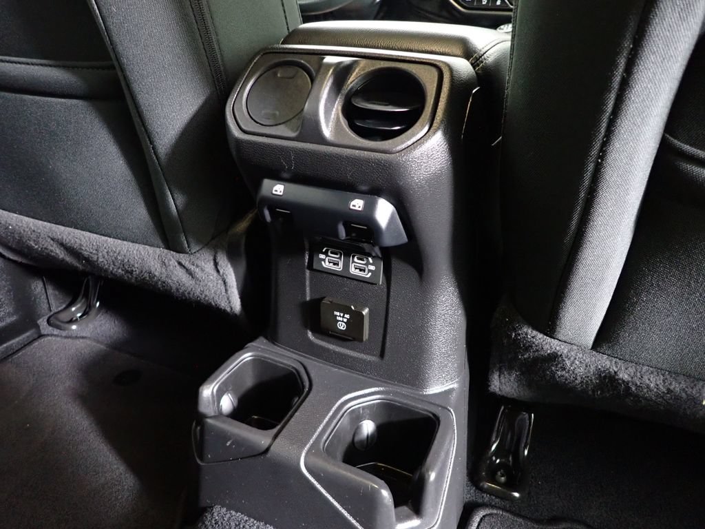 Used 2022 Jeep Wrangler Unlimited Sahara AWD/4WD image 36