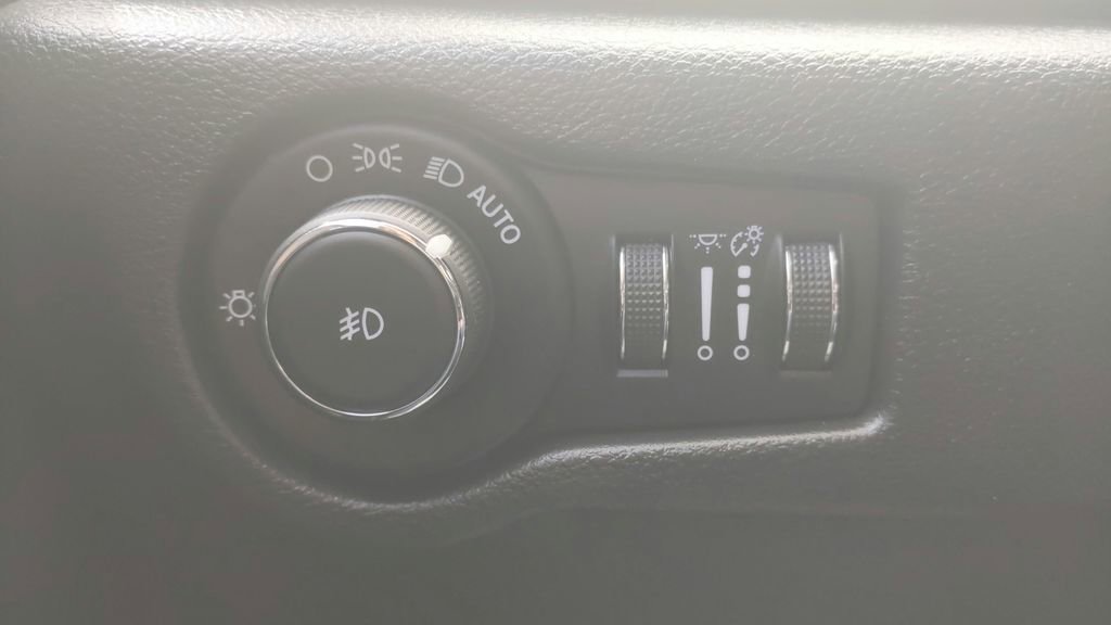 Used 2018 Chrysler Pacifica Touring Plus w/ S Appearance Package image 27