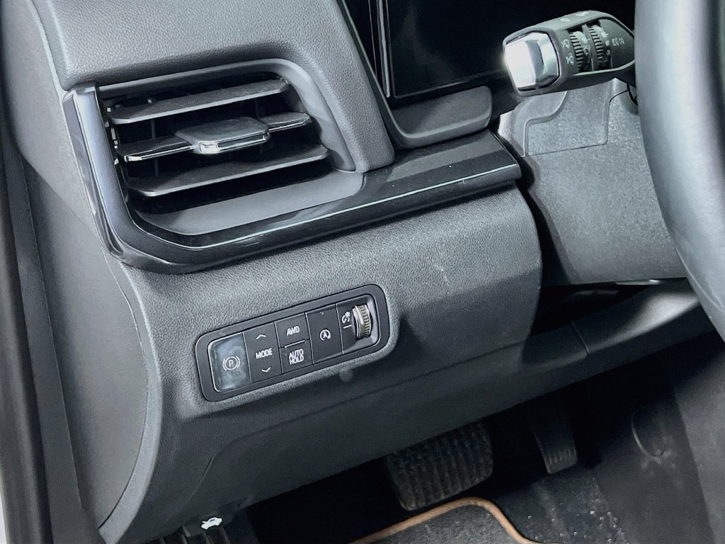 Certified 2026 GMC Terrain AT4 w/ Convenience Package III AWD/4WD image 9