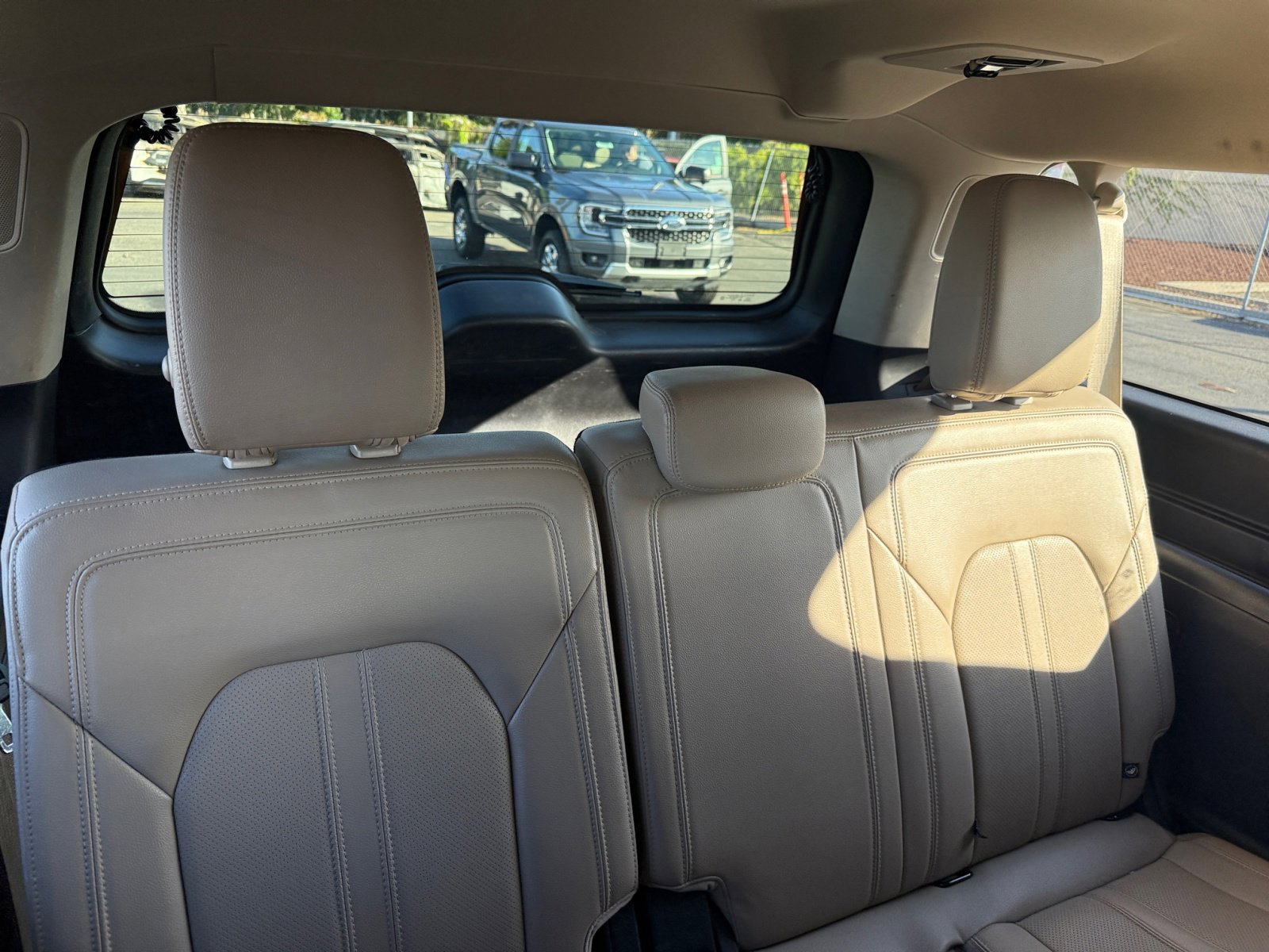 Used 2023 Ford Expedition Max Limited image 21