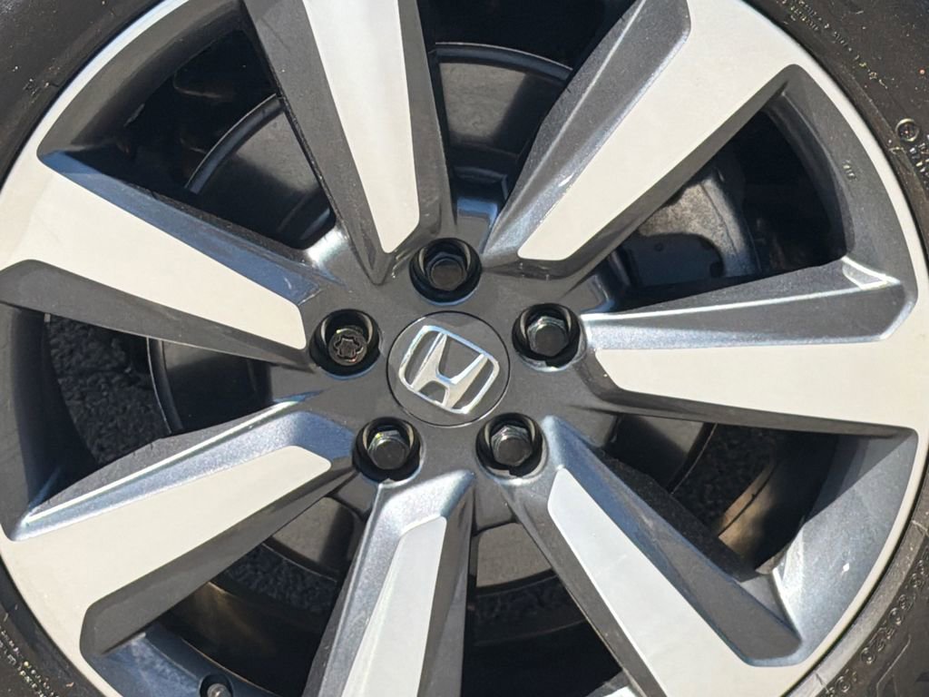 Certified 2025 Honda Pilot Touring image 6