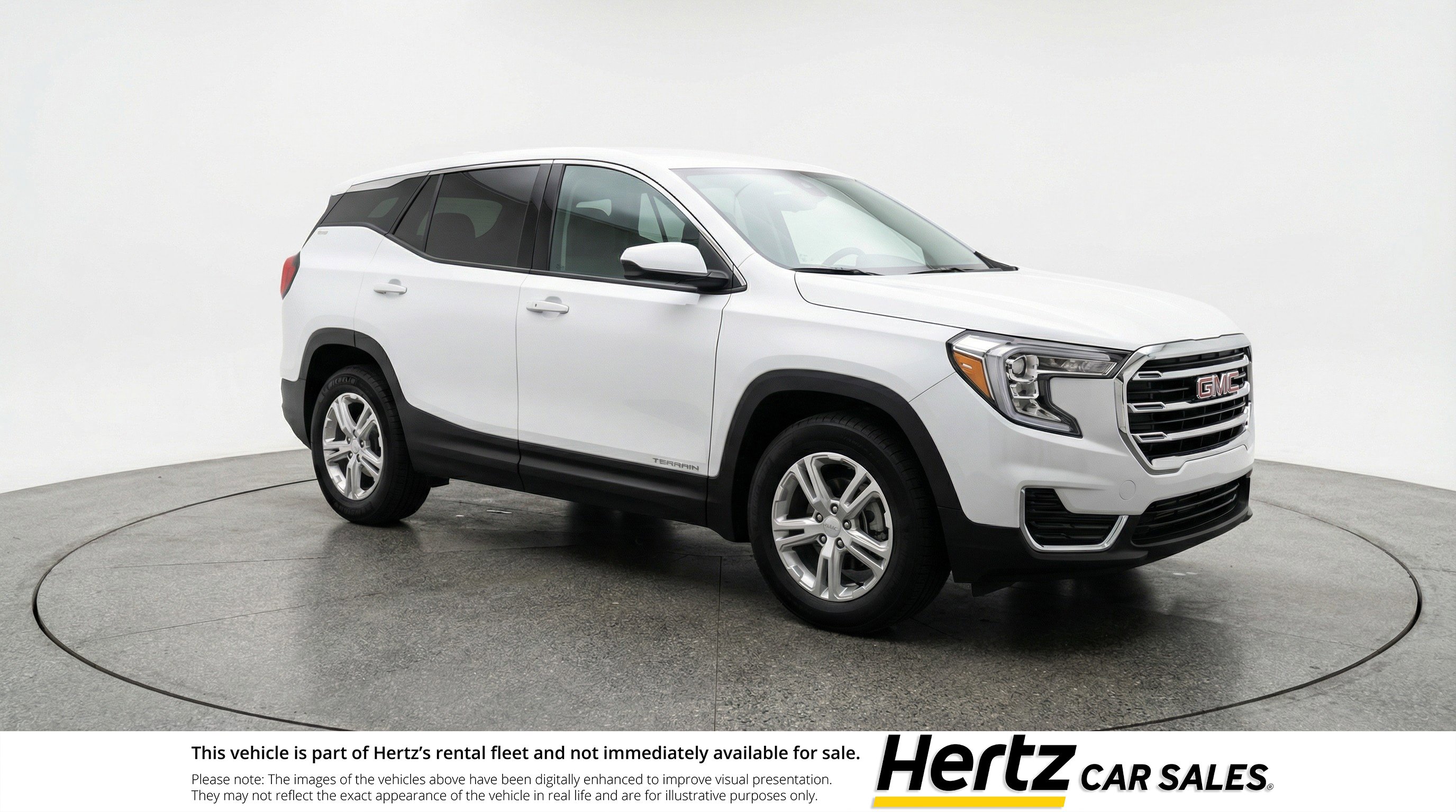 Used 2024 GMC Terrain SLE image 1