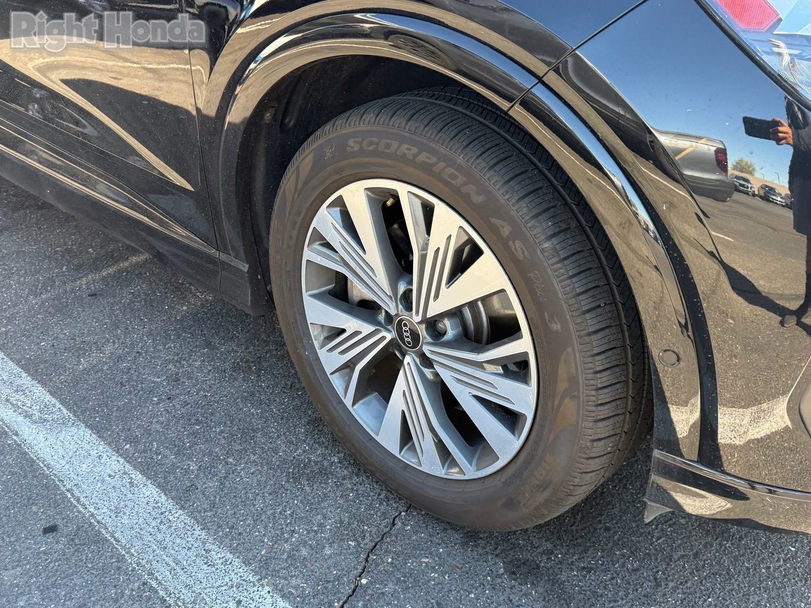 Used 2023 Audi Q4 e-tron Premium Plus w/ Premium Plus image 7