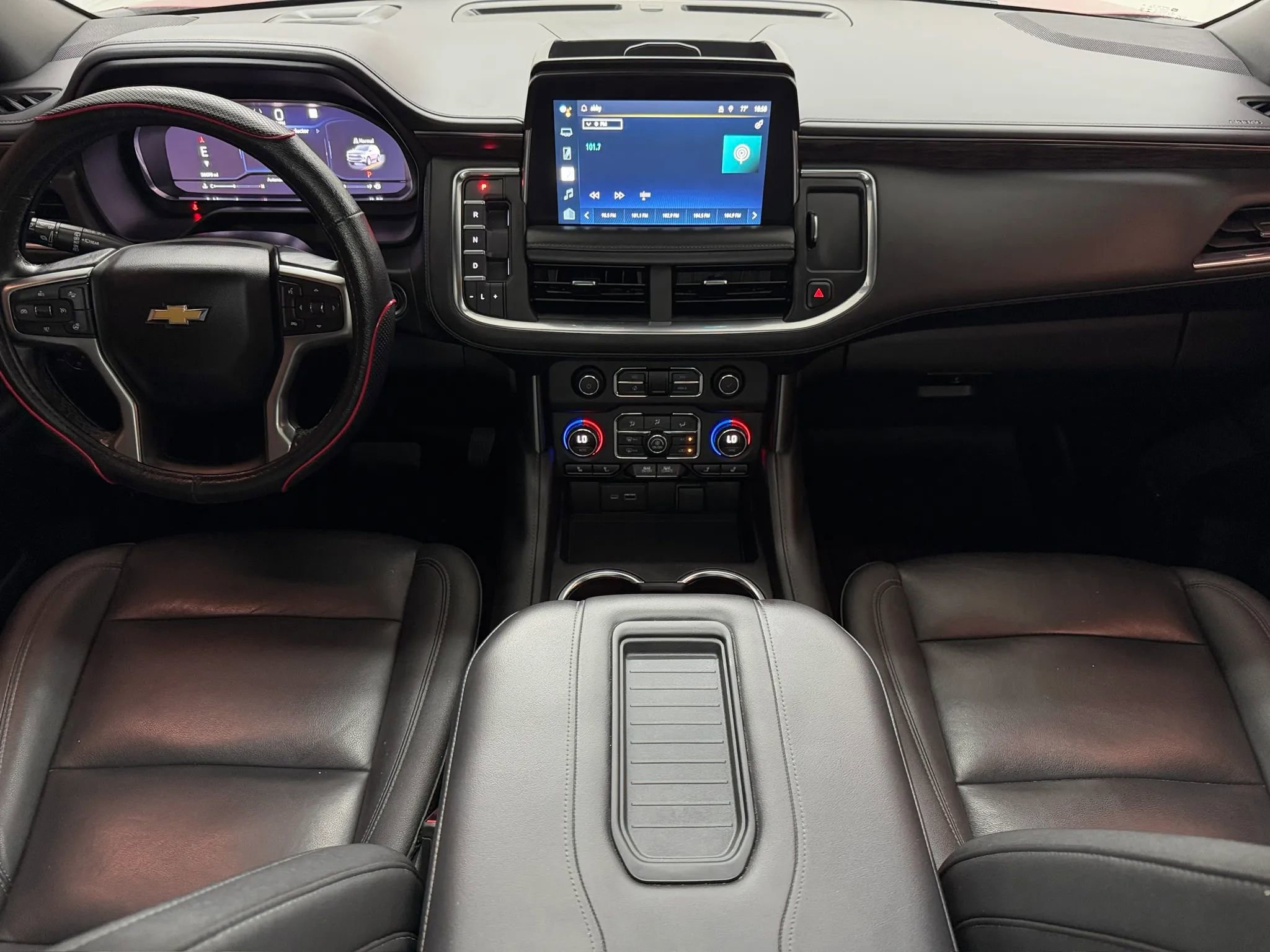 Used 2022 Chevrolet Tahoe LT w/ LT Signature Package RWD image 2