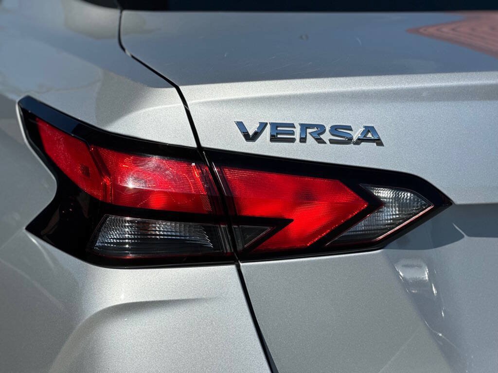 Used 2021 Nissan Versa SV FWD image 9