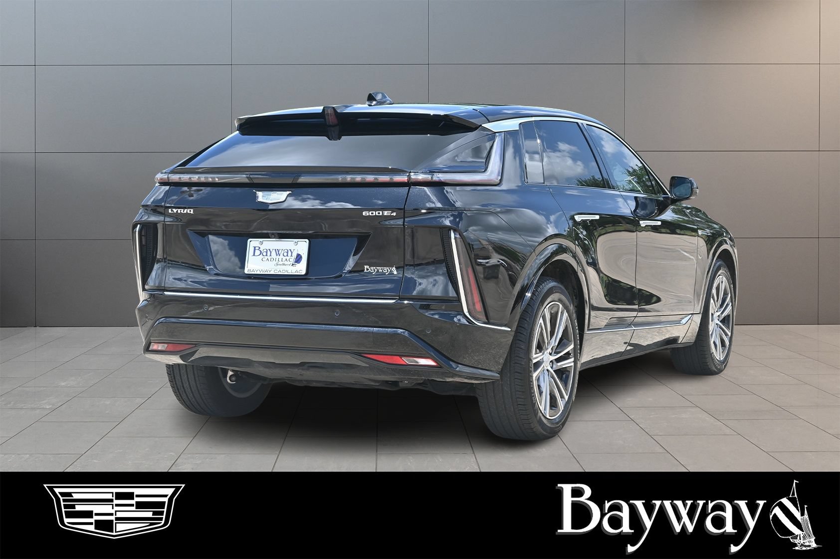 Used 2025 Cadillac Lyriq Luxury w/ LPO, Floor Liner Package AWD/4WD image 6