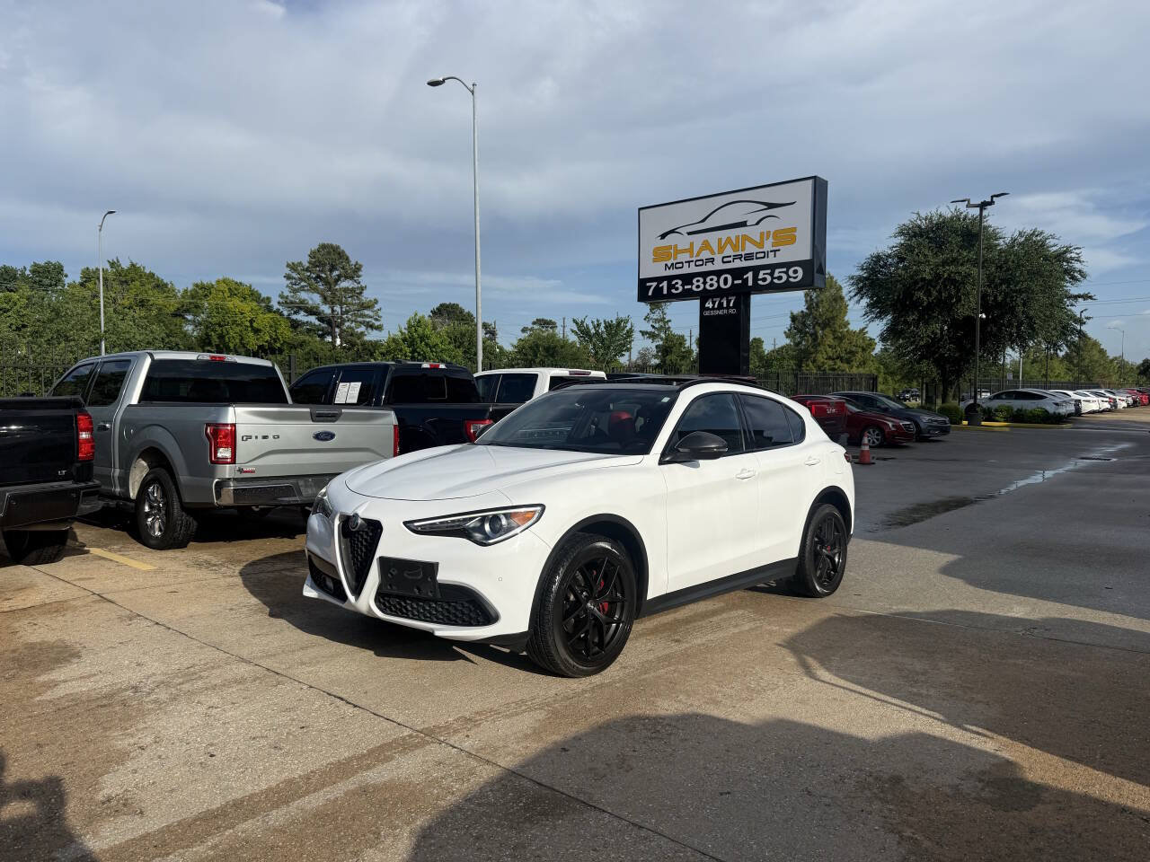 Used 2019 Alfa Romeo Stelvio Ti Sport w/ Quick Order Package 22S Sport AWD/4WD image 3