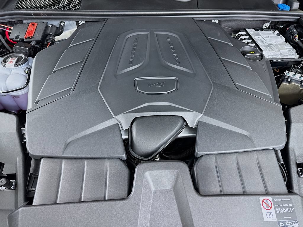 New 2026 Porsche Cayenne Coupe AWD/4WD image 32