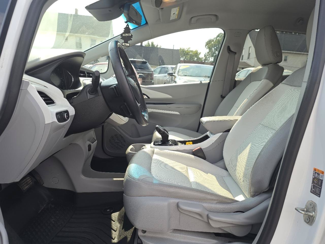 Used 2017 Chevrolet Bolt Premier w/ Driver Confidence II Package FWD image 12