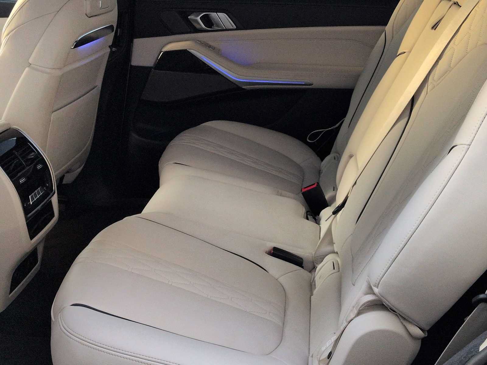 Used 2024 BMW X7 M60i w/ Executive Package AWD/4WD image 21