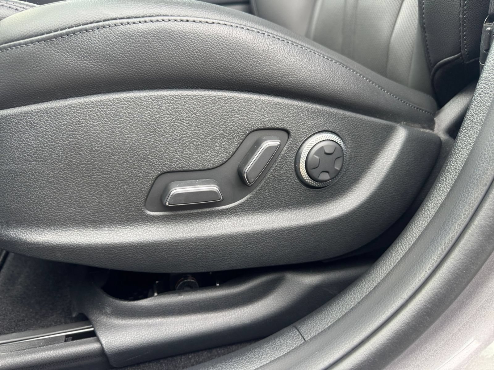 Used 2026 Genesis G80 2.5T AWD/4WD image 19