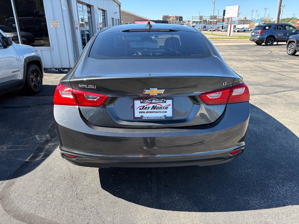 Used 2017 Chevrolet Malibu LT FWD image 4