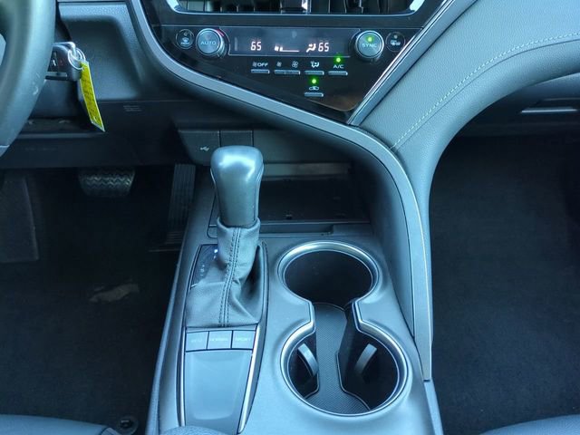 Used 2024 Toyota Camry SE image 18