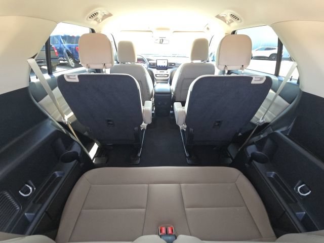 Used 2024 Ford Explorer XLT RWD image 14