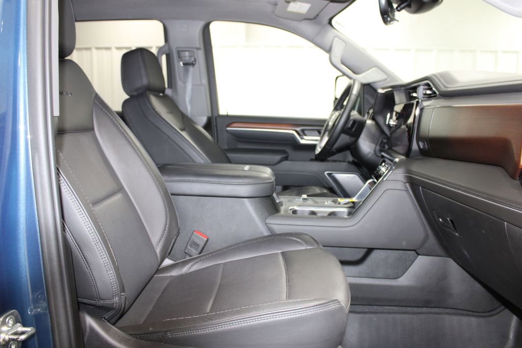 Used 2025 GMC Sierra 2500 Denali w/ Denali Reserve Package AWD/4WD image 37