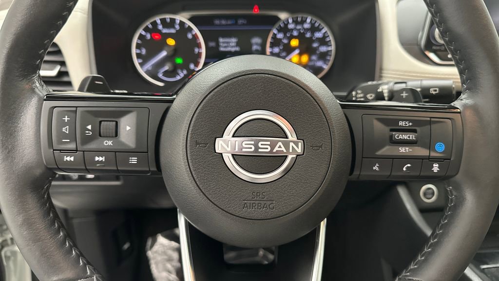 Used 2023 Nissan Rogue SV w/ SV Premium B Package image 16