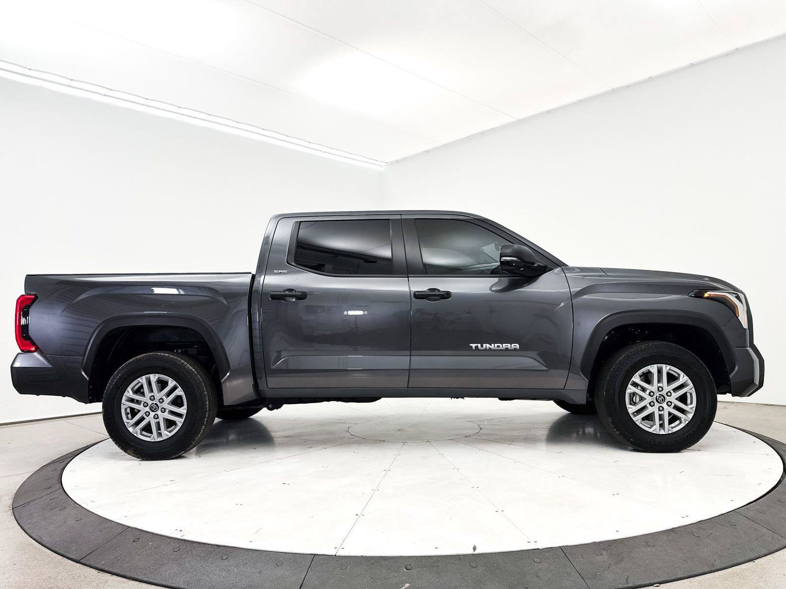 Used 2024 Toyota Tundra SR5 w/ SR5 Convenience Package AWD/4WD image 30