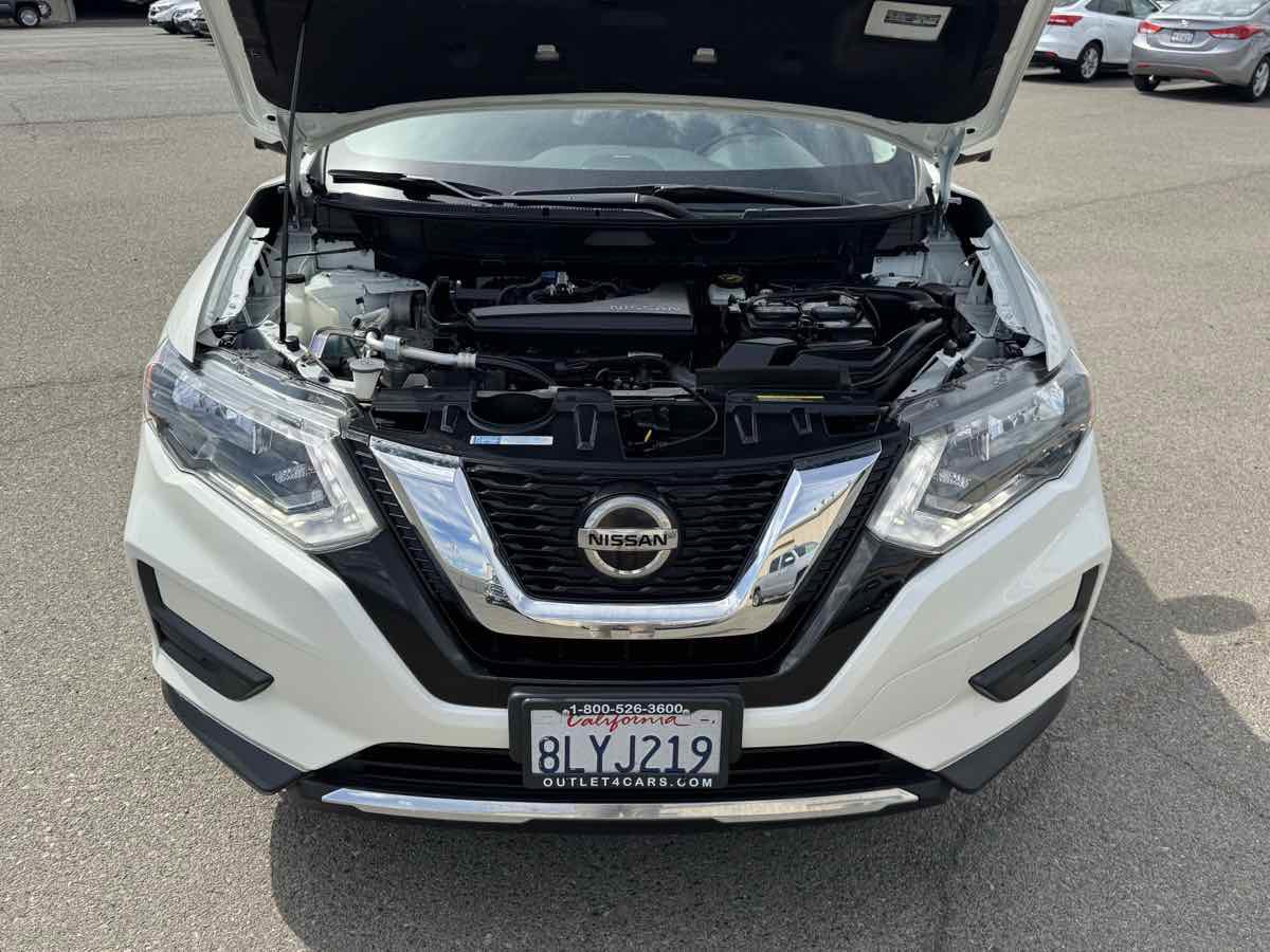 Used 2019 Nissan Rogue SV w/ Sun & Sound Touring Package AWD/4WD image 40