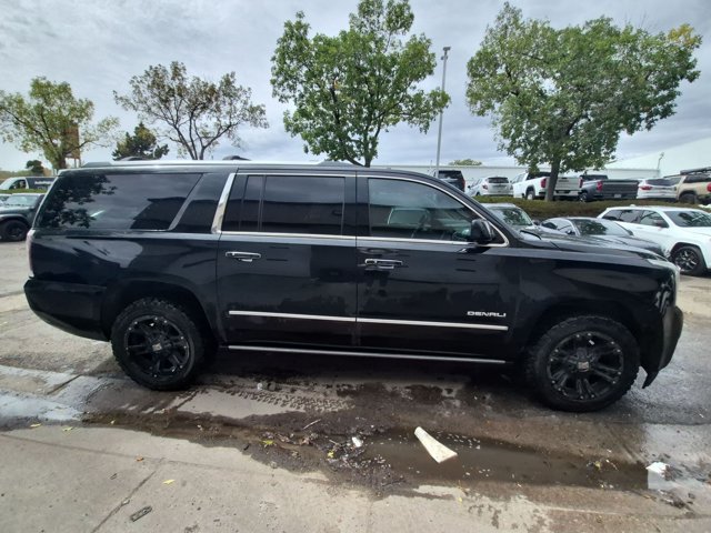 Used 2017 GMC Yukon XL Denali w/ Open Road Package AWD/4WD image 4