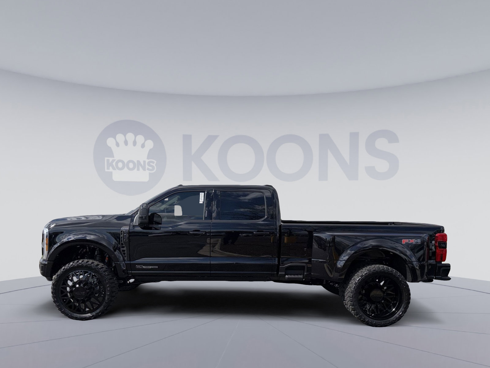 New 2026 Ford F450 Platinum w/ Platinum Plus Package image 2