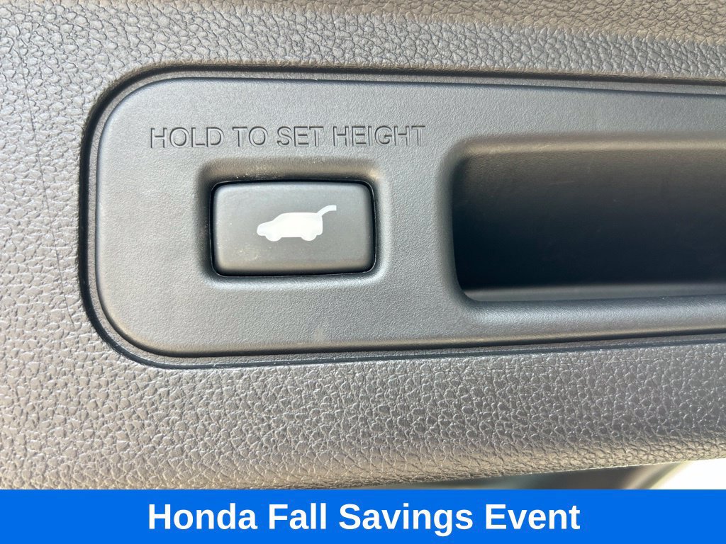 Used 2025 Honda Odyssey Touring image 11