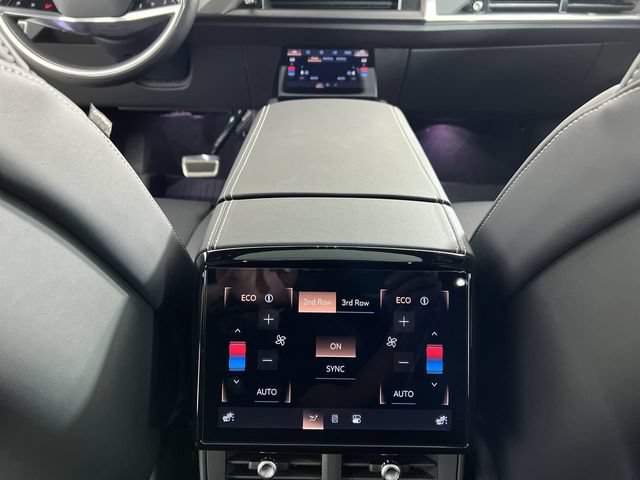 Certified 2026 Cadillac Vistiq Luxury w/ LPO, Floor Liner Package AWD/4WD image 35