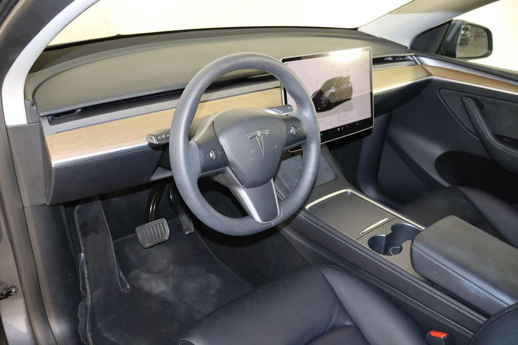 Used 2023 Tesla Model Y 2WD image 22