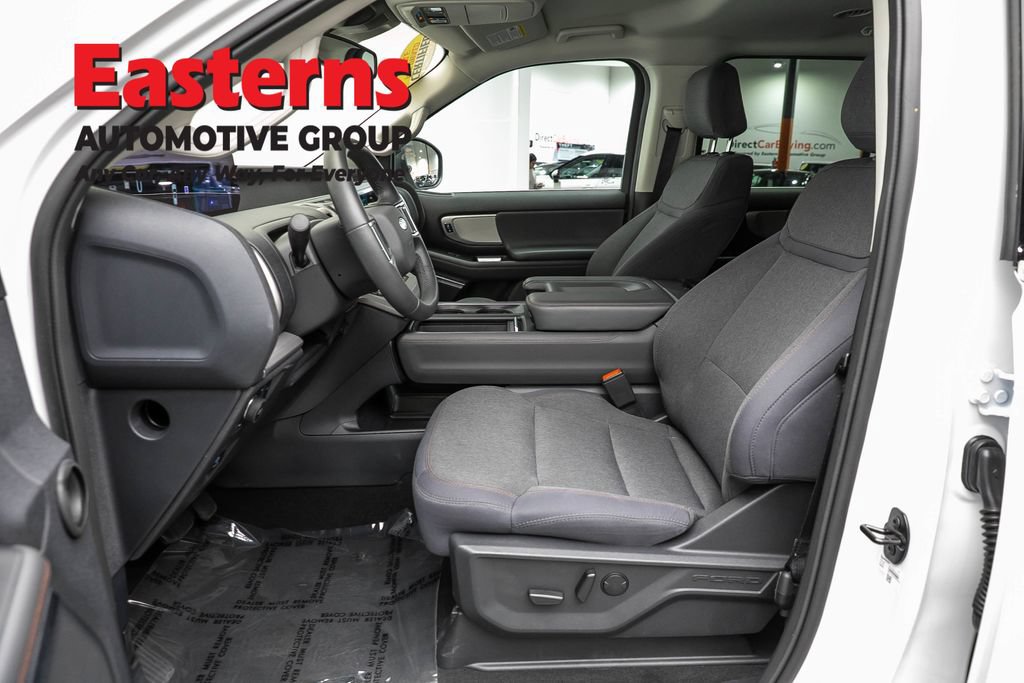 Used 2025 Ford Expedition Active AWD/4WD image 13