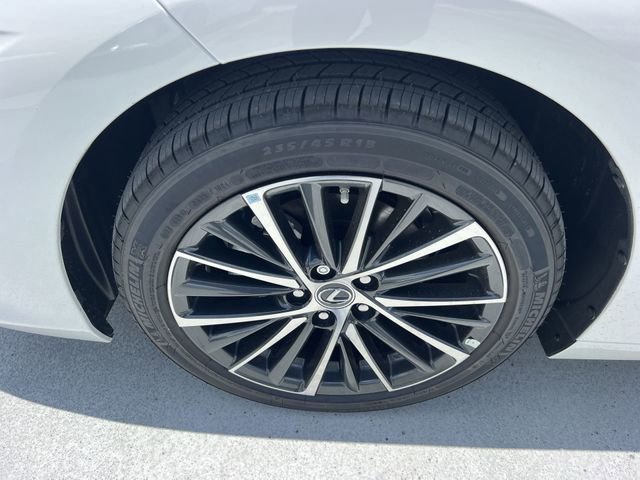 New 2024 Lexus ES 350 w/ Premium Package image 10