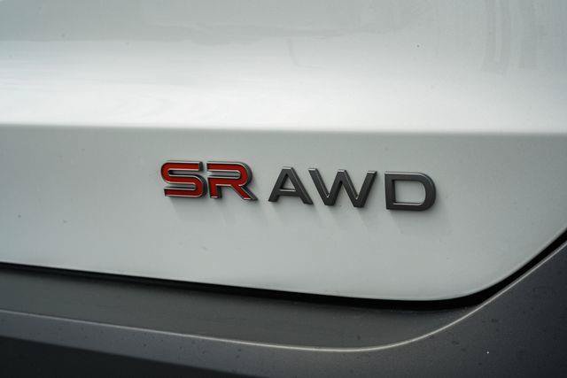 New 2025 Nissan Kicks SR w/ Illumination Package AWD/4WD image 8