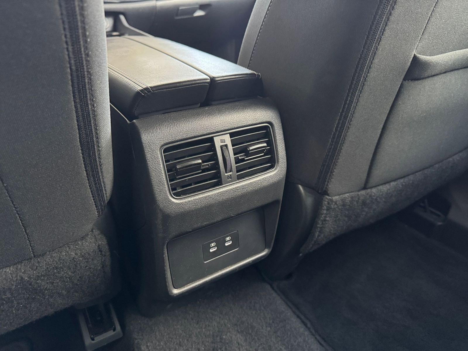 Used 2025 Nissan Rogue SV FWD image 24