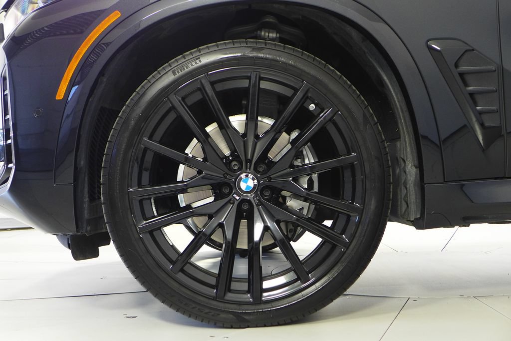 Certified 2024 BMW X5 sDrive40i w/ M Sport Package RWD image 5